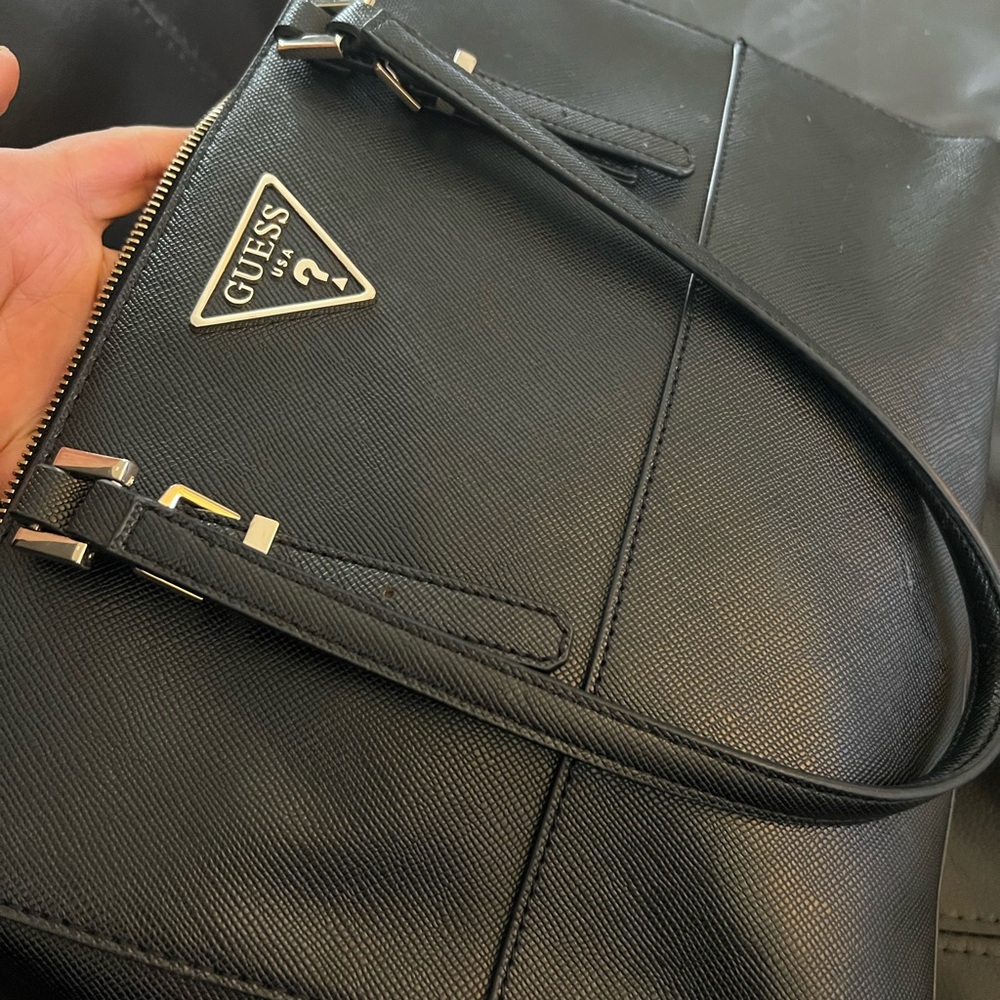 Guess Black Saffiano Leather Shoulder Bag